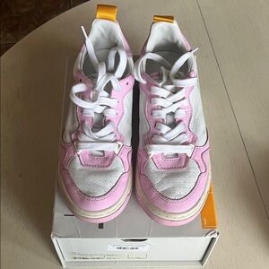 Oncept Phoenix sneakers in Orchid